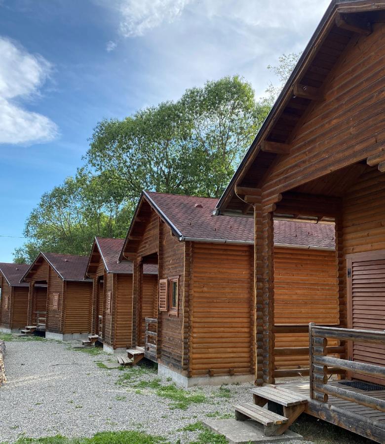Gyopar Wooden Houses Izvoare  Bagian luar foto