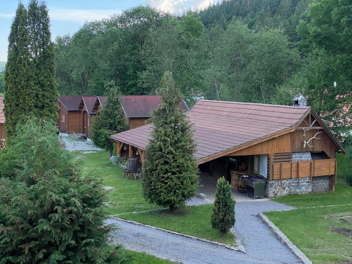 Gyopar Wooden Houses Izvoare  Bagian luar foto
